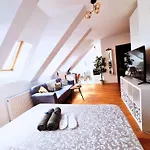 Apartment Ee Bucharest