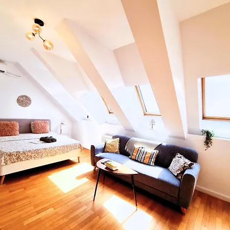 Ee Apartament Bucureşti